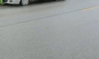 物流信息网|桂平木根路段物流货车与教练车相撞，教练车损毁严重...